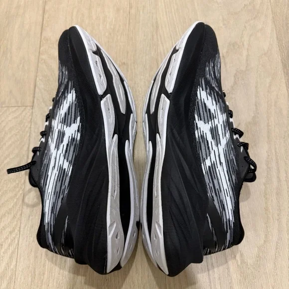 Asics Novablast 3 "White Black" Men's Running Shoes 10.5 - Picture 5 of 7